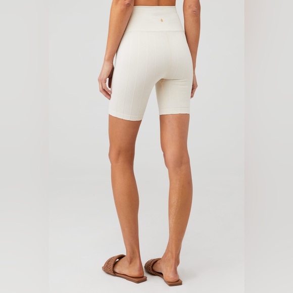 SPIRITUAL GANGSTER
AMARA WIDE RIB HEATHER SEAMLESS BIKER SHORT M/L NWOT - Picture 4 of 6